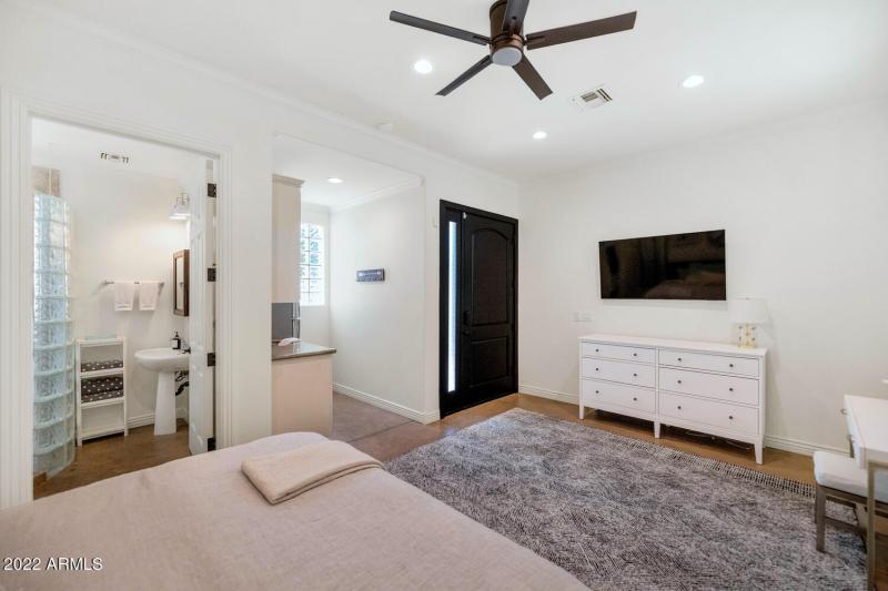 6139 E Calle Del Sud-large-036-044-6139