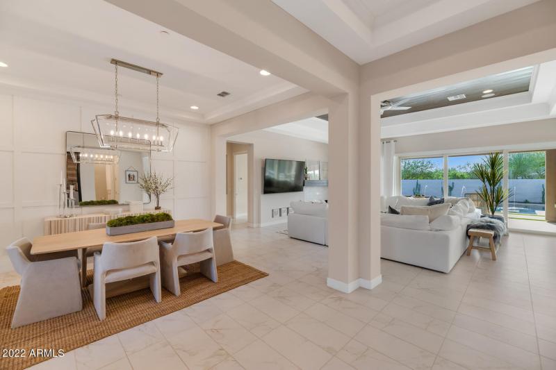 2855 E Los Gatos Dr-large-008-050-2855 E