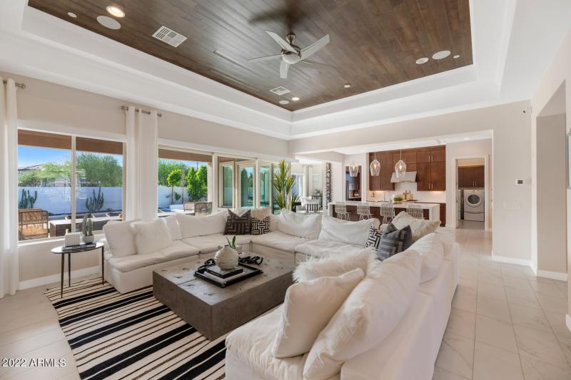 2855 E Los Gatos Dr-large-011-041-2855 E