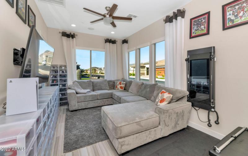 2855 E Los Gatos Dr-large-031-015-2855 E