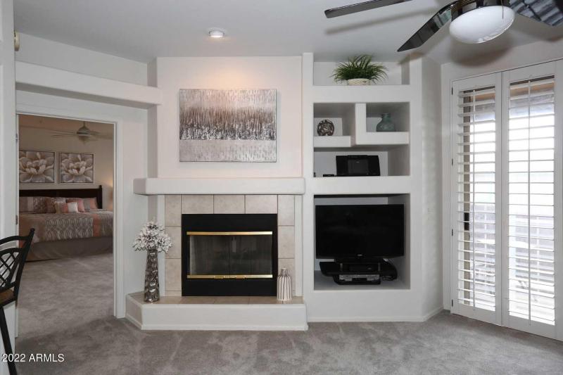 12 Great Room-Fireplace