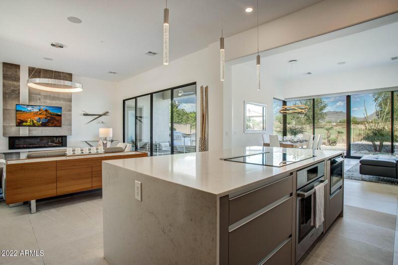 35_19823_N_83rd_Pl__35_mls