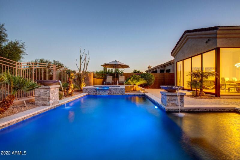 90_19823_N_83rd_Pl__90_mls