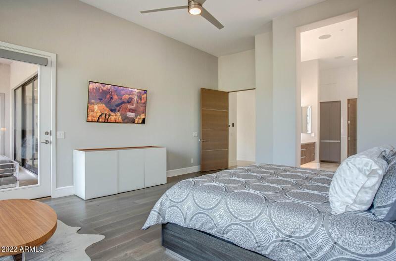 48_19823_N_83rd_Pl__48_mls