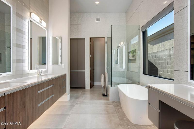 50_19823_N_83rd_Pl__50_mls