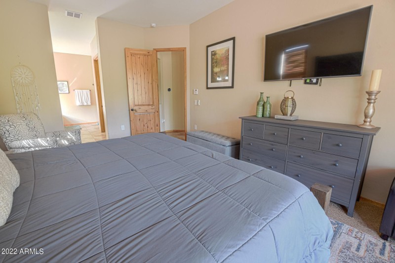 Lower Level Owners Suite (2)