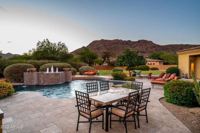 Plenty of seating for everyone!