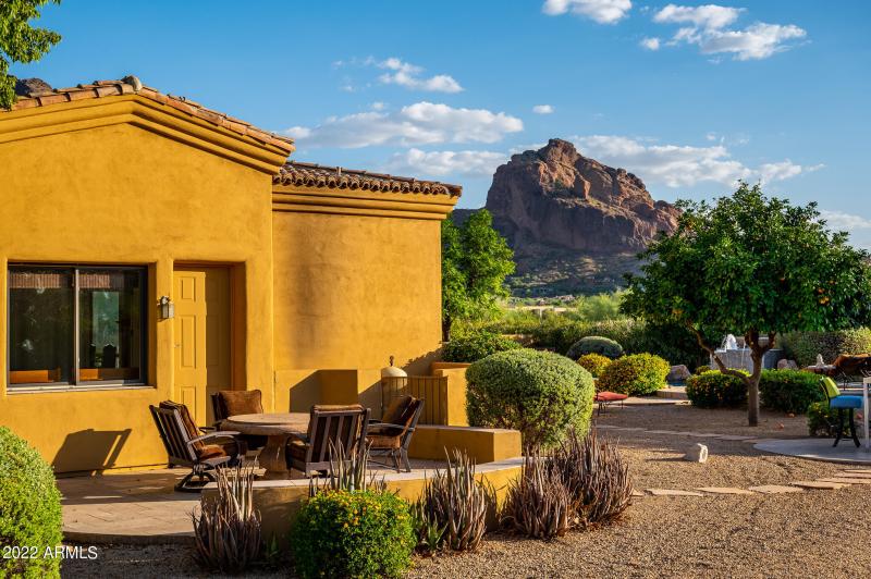 Another private nook area