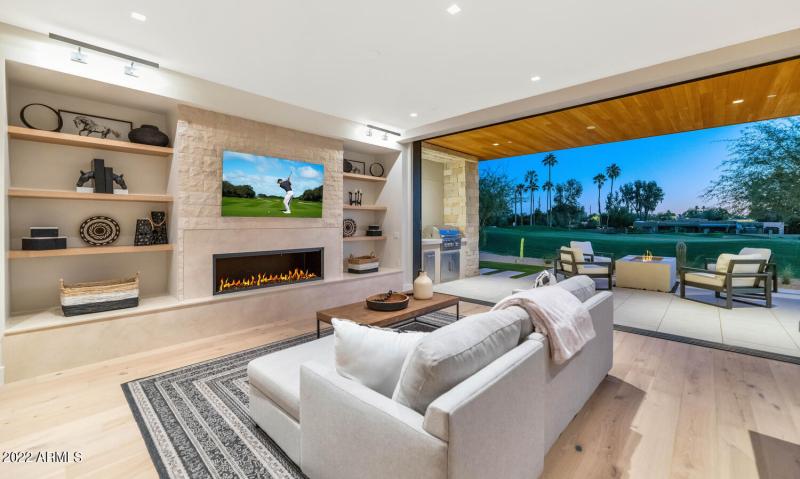 6331 E Phoenician Blvd-large-018-034-633