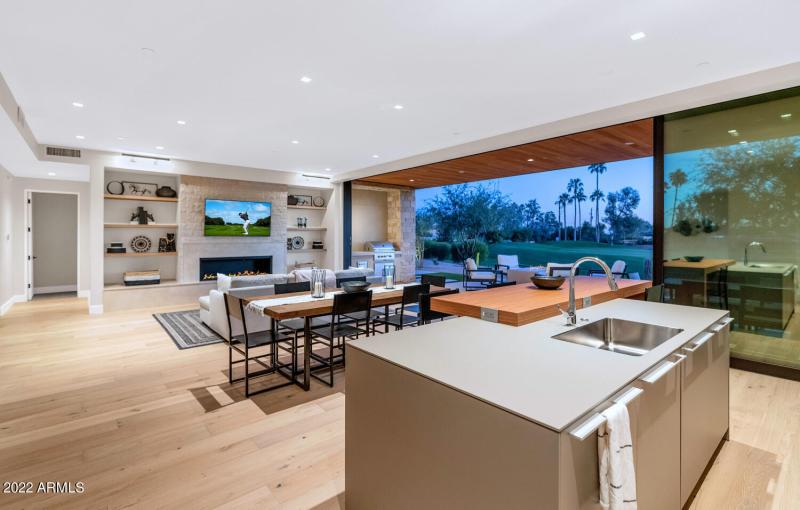 6331 E Phoenician Blvd-large-023-043-633