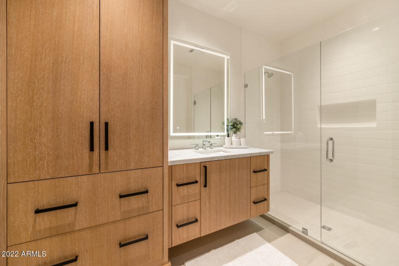 6331 E Phoenician Blvd-large-043-047-633