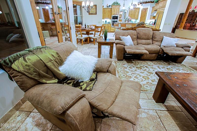 Detail - Greatroom 8