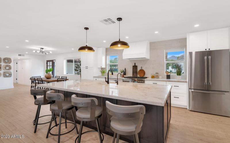 5311 N Woodmere Fairway-large-012-040-53