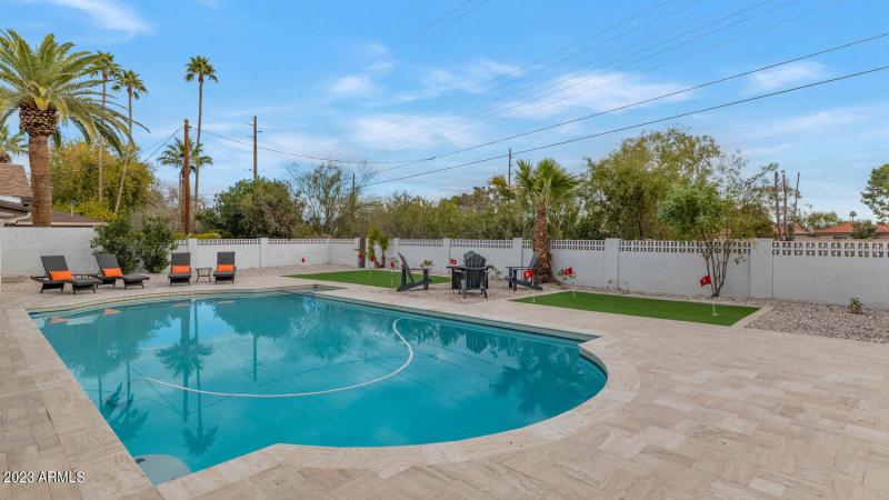 5311 N Woodmere Fairway-large-035-014-53