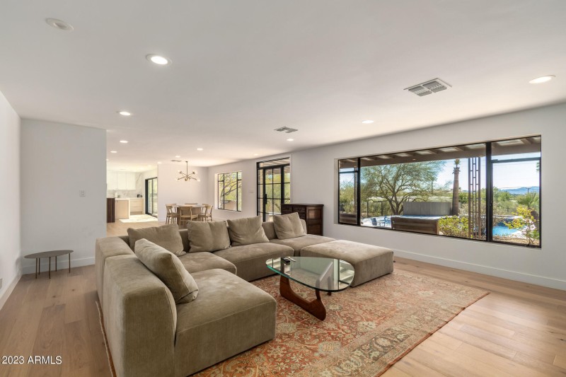 0021-04 - Saddle Rock