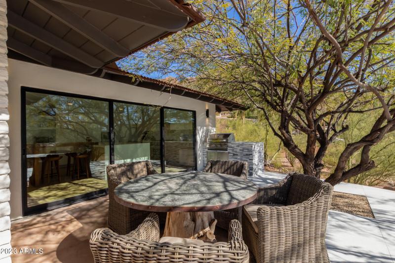 0048-29 - Saddle Rock