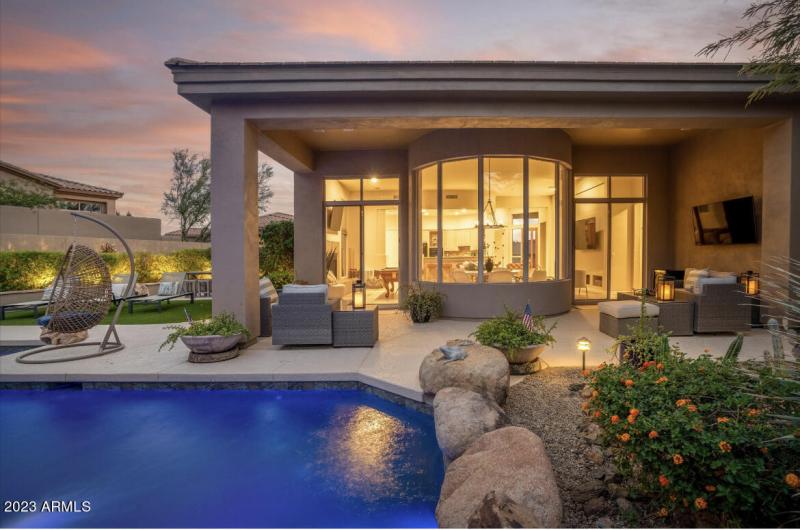 4381E36D-191A-401D-BC40-716506F31FEC