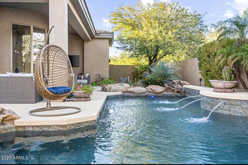 4BC70C6E-9215-4F95-A701-B8EDEB6F40E5