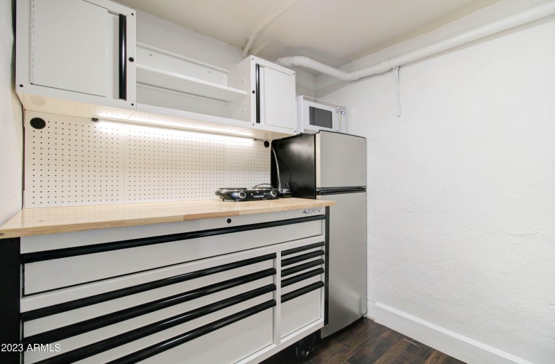 877 E Sycamore Tweety Bird-5