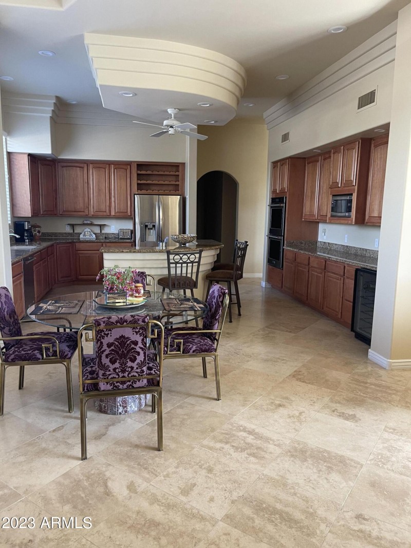 KITCHEN MARBLE TABLE W CHAIRS BY MASTERS