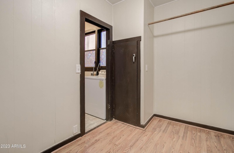 365 S Broad St Interior-22