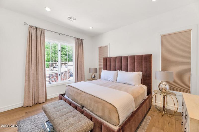 4202 N 64th St-large-038-036-4202 N 64th