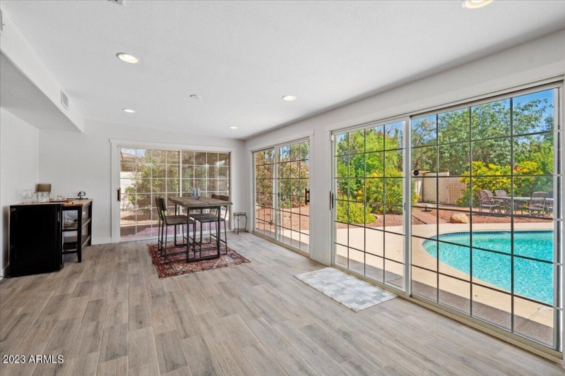 Radiant Arizona Room w/ wine cooler