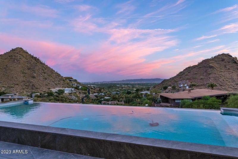 4010 E Canyon Ct-large-004-032-4010 Cany