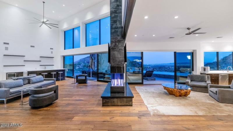 4010 E Canyon Ct-large-006-018-4010 Cany