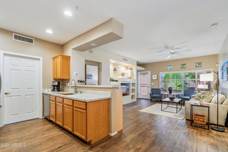 OPEN FLOOR PLAN