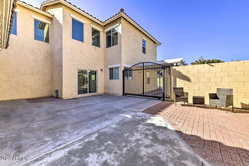 153 N Greenwood side