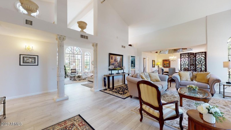 10476-E-Cannon-Dr-07102023_091030