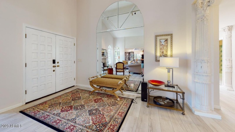 10476-E-Cannon-Dr-Living-Room(2)