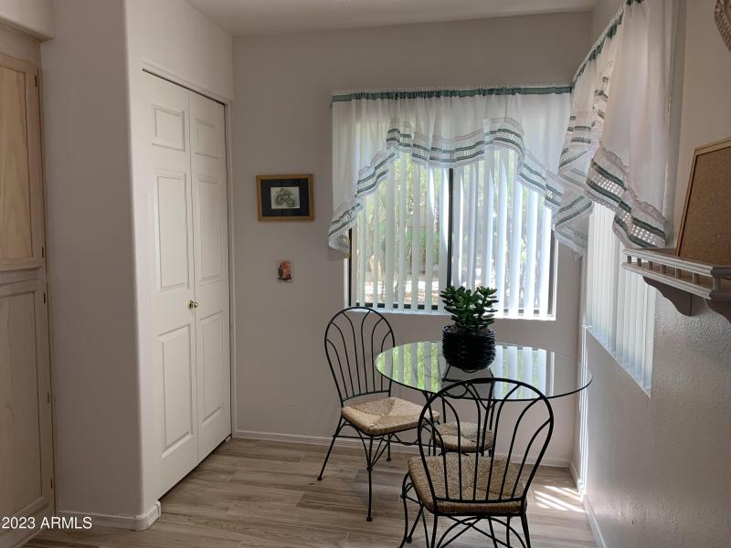 EAT IN KITCHEN W VIEWS