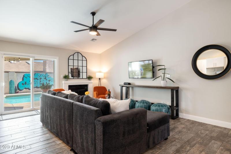 4-web-or-mls-6325-e-carolina-dr