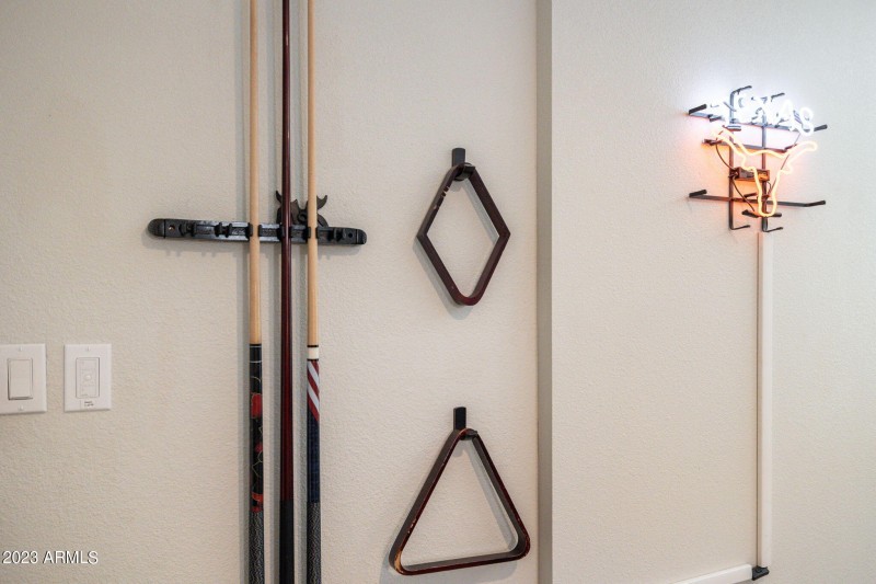 17-web-or-mls-6325-e-carolina-dr