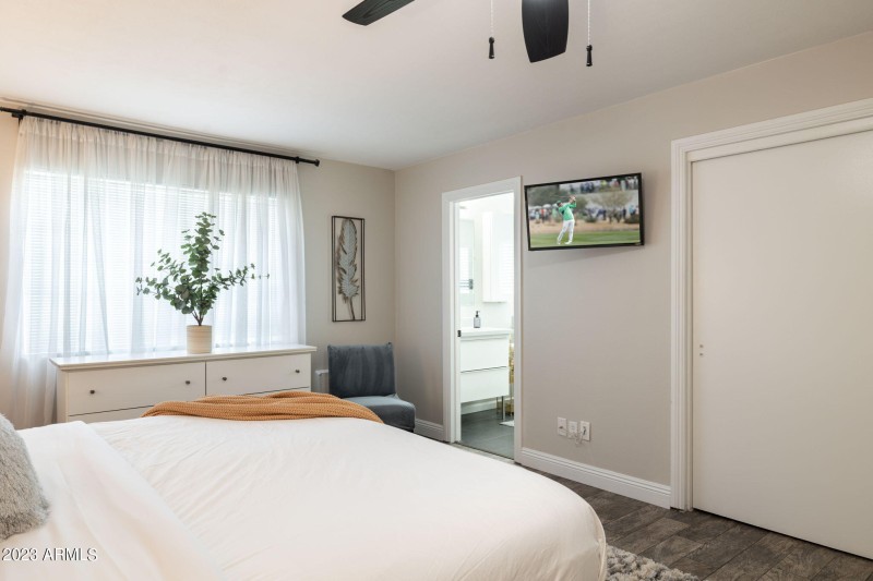 31-web-or-mls-6325-e-carolina-dr