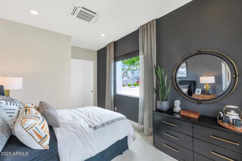 10118 E Tesla Ave-large-023-016-10118 E