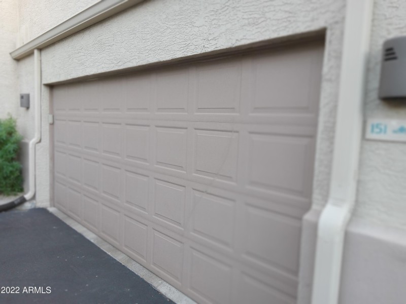 Attached 2.5 Car Garage