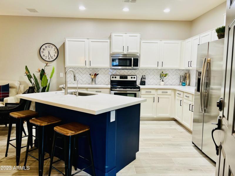 C5719384-9CE8-45AD-825A-A67A4D9DA05D