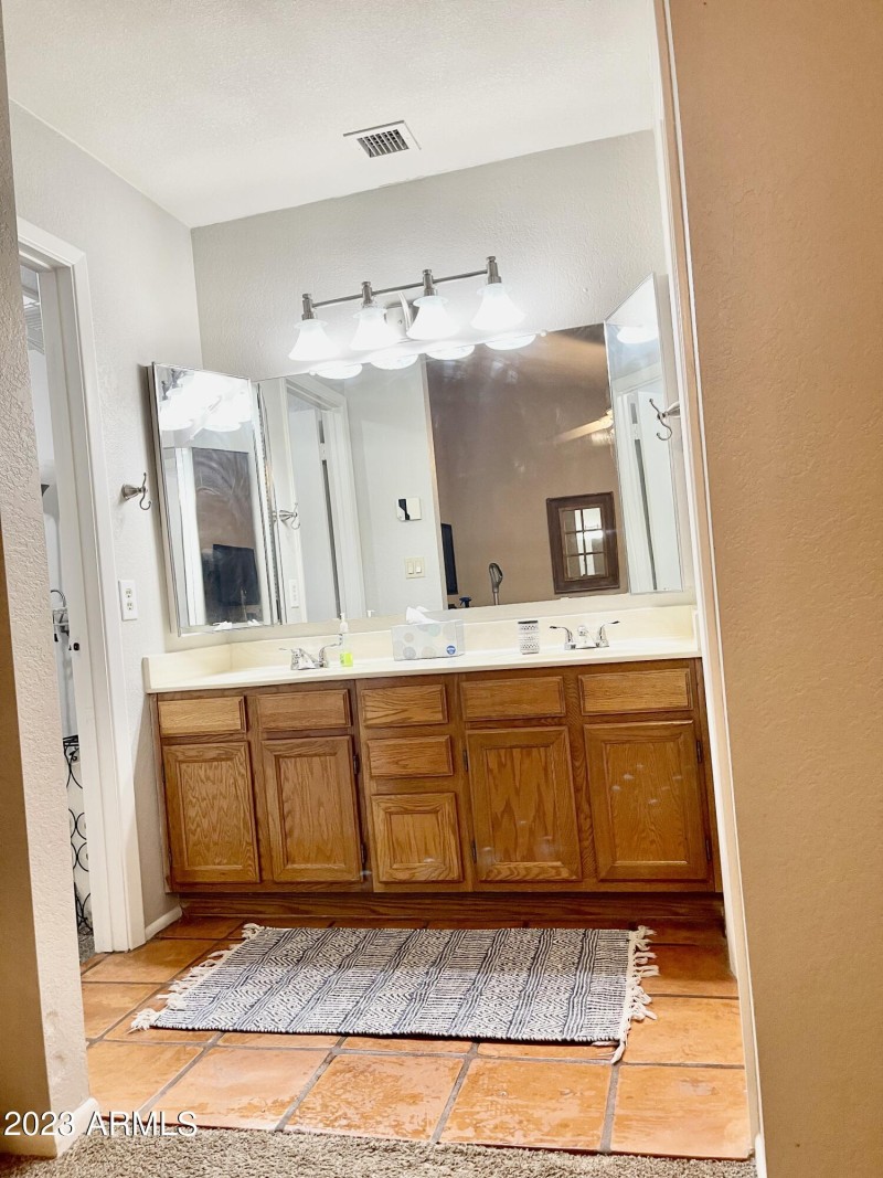 DE4316C2-B7B9-4C25-A55F-23709ED78B44