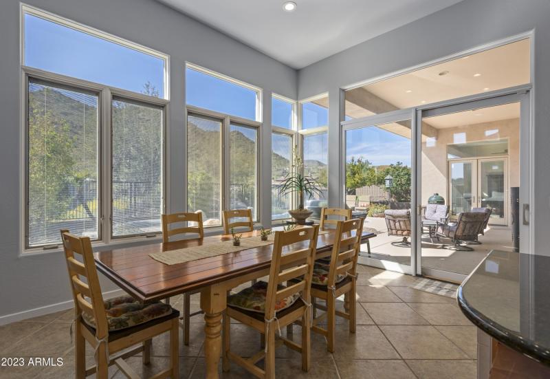 024_Casual Dining Patio