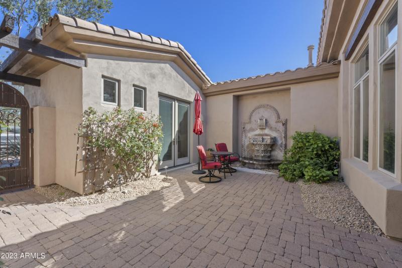 037_Courtyard Casita