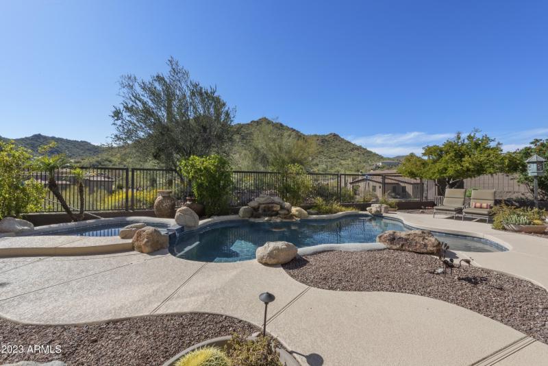 044_Exterior Backyard View