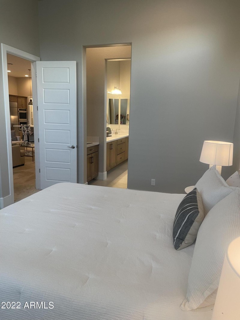 90669075-822D-47C1-9600-F4B5F896875A