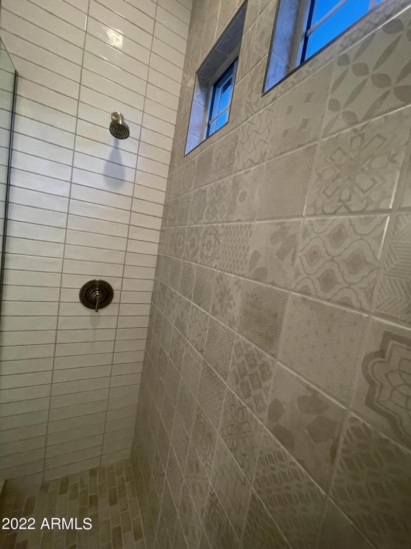 3885D683-2D25-43C3-9ECF-265AAAE16D8C