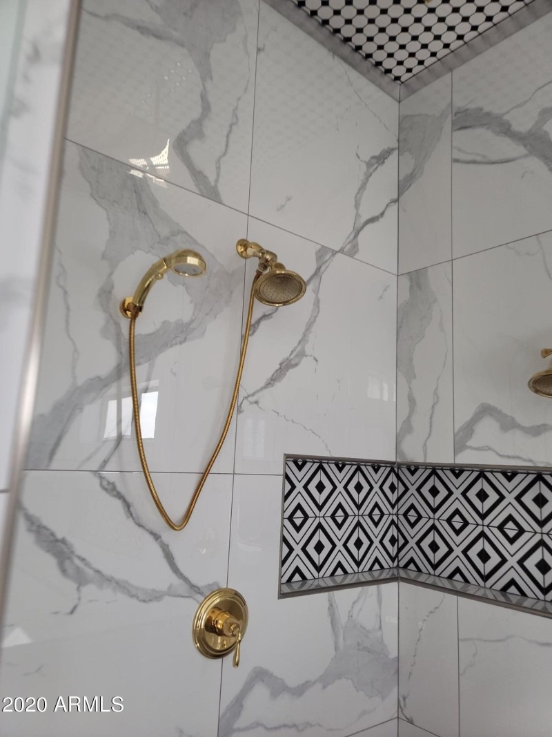 128254140_300498524575736_36774991816710