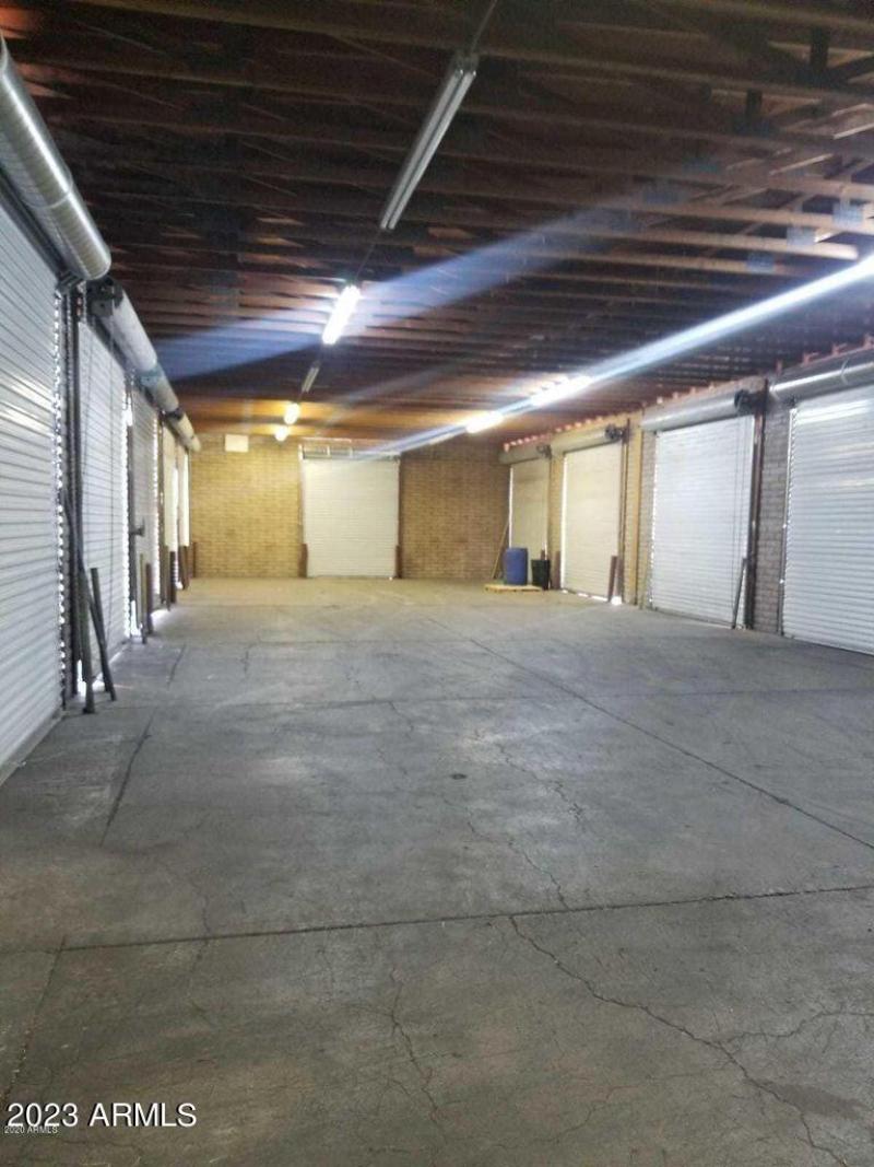 50 W 9th interior main area