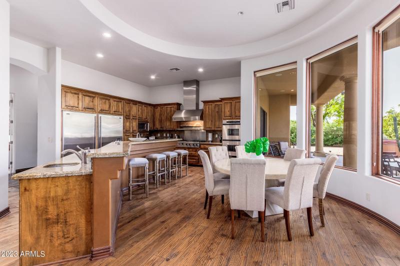 Casual dining in the kitchen area