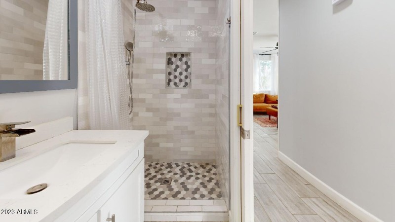 5426-S-College-Ave-Bathroom(1)